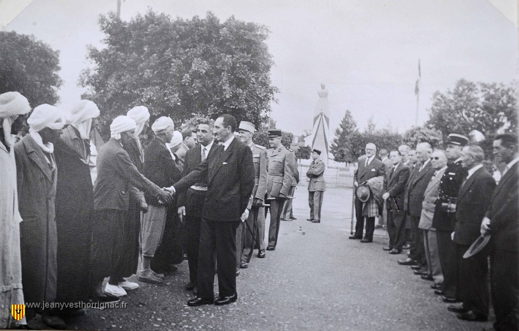 Fornaka 1957 Monuments aux morts bis.jpg